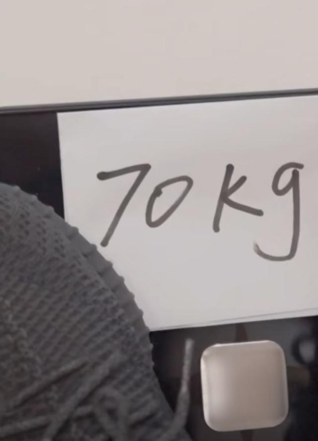 淡蓝色的记忆|任重近照曝光，面色油腻头发凌乱似流浪汉，发福明显体重近200斤