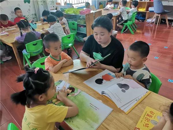 齐鲁东营资讯|亲亲宝贝欢迎“回家”——广饶街道中心幼儿园的开园第一天