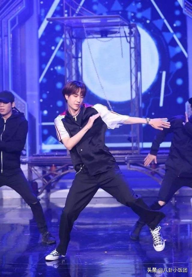 《这就是街舞3》通宵录制王一博看到舞者吃盒饭，一个举动引议论|影视交流地