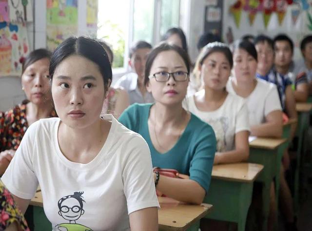 家长会上，宝妈被老师要求回家换衣服，得知原因后宝妈找商场赔偿