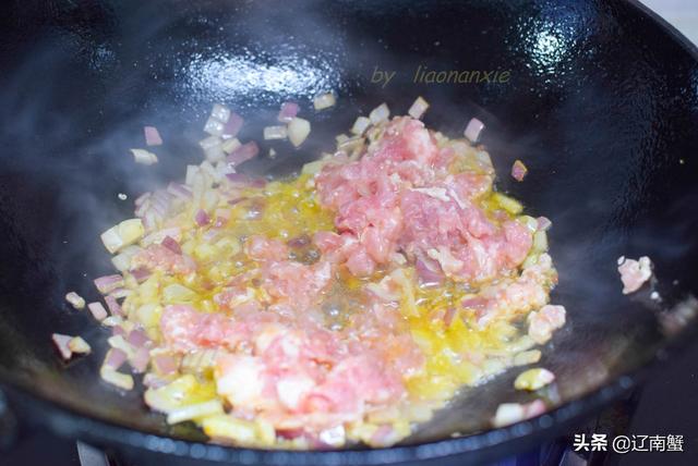 冬季喝汤最养人，常给家人喝这汤，便宜又鲜美，热乎乎特暖胃