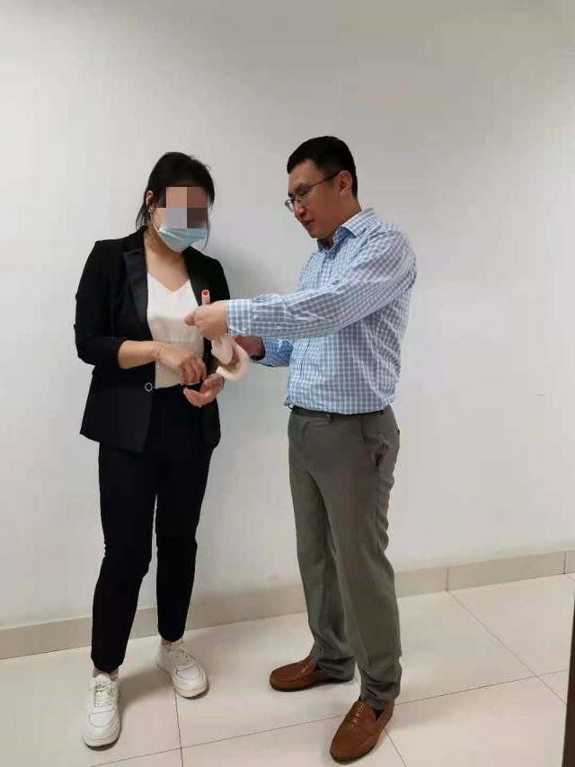 手术|做过医生的美容院老板迷上吸脂，花费30万元，结果…