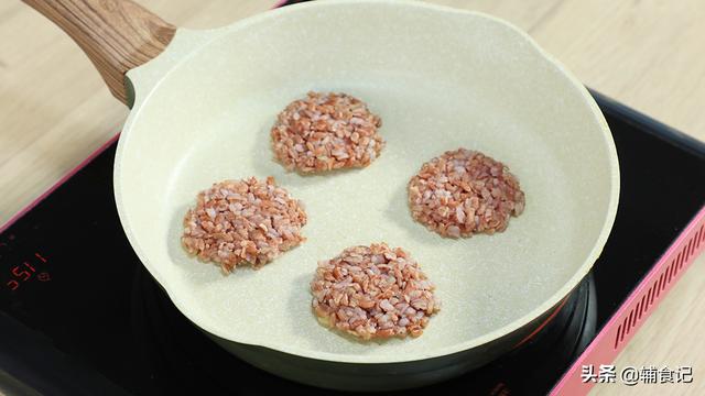 「超级宝妈」这样的披萨，好吃又补铁，补钙更是没的说，还不赶紧安排