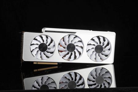 技嘉RTX 3080 VISION OC显卡图赏