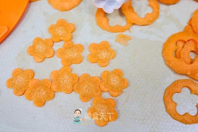 胡萝卜这样做，香嫩可口，好吃又好看！再也不怕熊孩子挑食了