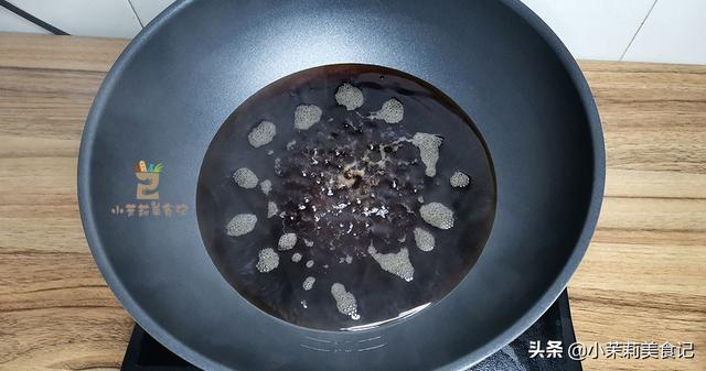 泡腊八蒜，记住“1切2腌3泡”，1天就变绿，炒菜蘸饺子脆又香