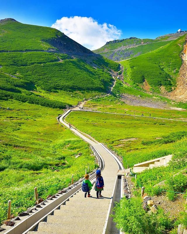 相亲相爱|暖心爸爸晒娃，却把孩子拍成宫崎骏动画，太治愈了