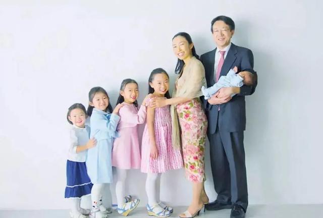 『超级宝妈』带娃or工作？日本五宝妈妈工作带娃考哈佛，凡人妈妈也能两兼顾