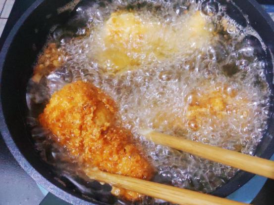 超级入味的香酥炸鸡，在家也能做出来