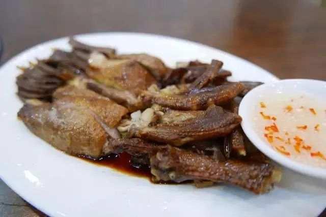 店里|中山北路这家潮州牛肉馆，创造了24年等位神话！真90年代的“杭州初代网红”