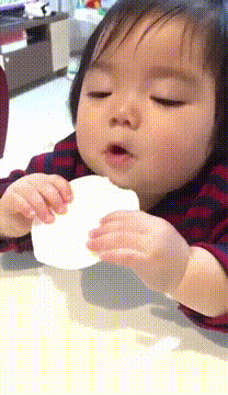小孩子搞笑系列,又好气又好笑:是吃饭,我没有吃鸡腿