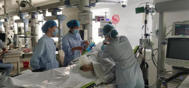 糖尿病|血糖“爆表”39岁男子ECMO辅助下紧急切肠