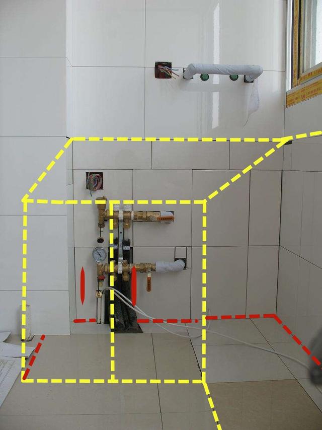 多好的教训啊，地采暖分水器装地柜里，坏一次拆次柜子，费时费事