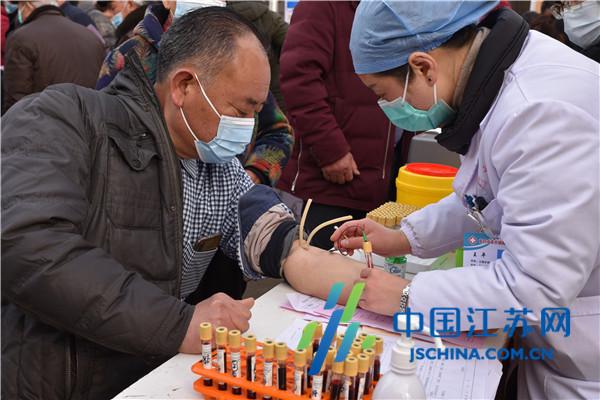 糖尿病|东台市“医防融合三项行动之高血压糖尿病关怀行动”首站走进海丰社区