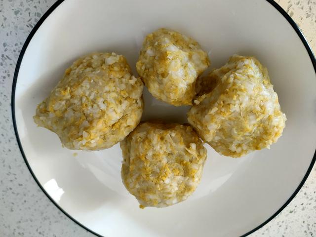 酸菜馅饺子这样调馅才好吃，味道正宗，酸香爽口，一次至少吃2盘