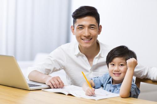 「超级宝妈」孩子缺乏自信心？培养自信心的8种方法，让宝宝远离自卑和恐惧！