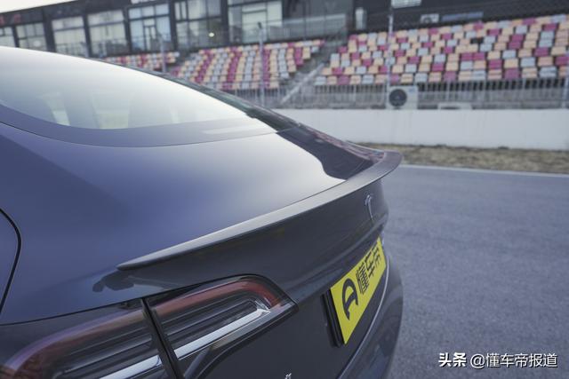 试驾｜官降不是一般香 试驾MODEL 3 高性能版
