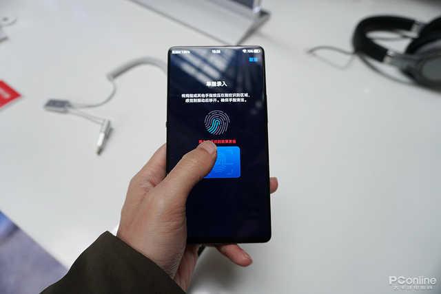 「勇哥科技」这款手机可不得了，蓝厂的旗舰技术可都靠Ta了