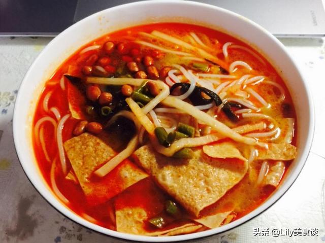 国内7种“尴尬”的小吃，本地人当“宝”，游客：不想再吃第二次