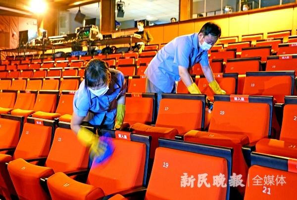 这场剧场回归首秀,东艺给了艺术家和观众哪些期待?新民晚报