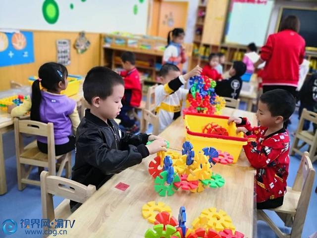 视界网|潼南：幼儿园开园首日 幼儿萌态百出