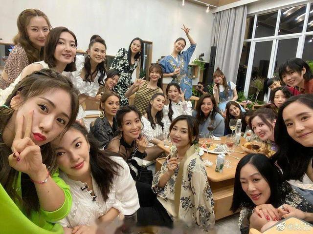 蠢萌小萝莉|《乘风破浪的姐姐》：你凭什么这么火？