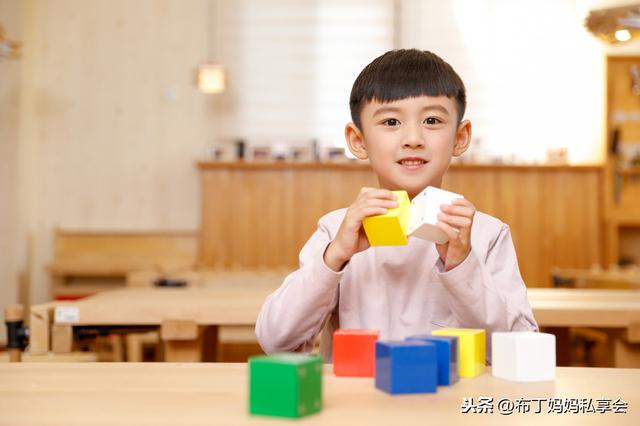 超级宝妈▲会独处的孩子才能强大，父母需要注意误区，培养孩子“学霸”能力