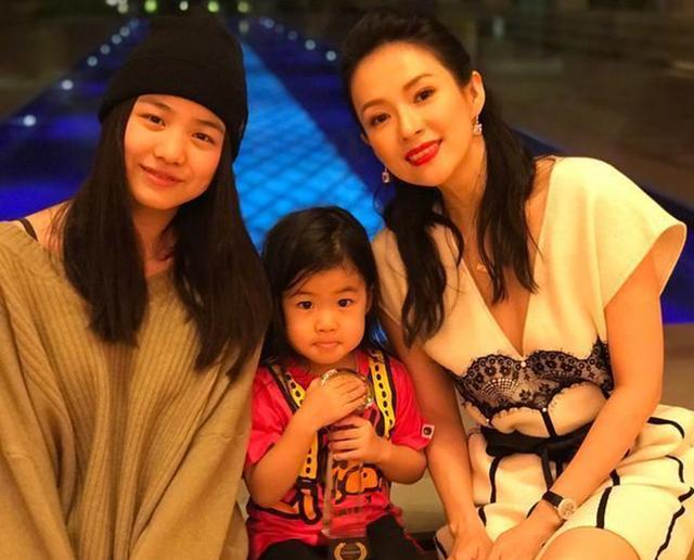 风驰|章子怡晒继女跳舞视频言语自豪，母女互动有爱，网友：最好的继母