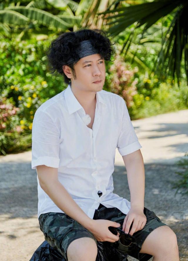 淡蓝色的记忆|任重近照曝光，面色油腻头发凌乱似流浪汉，发福明显体重近200斤