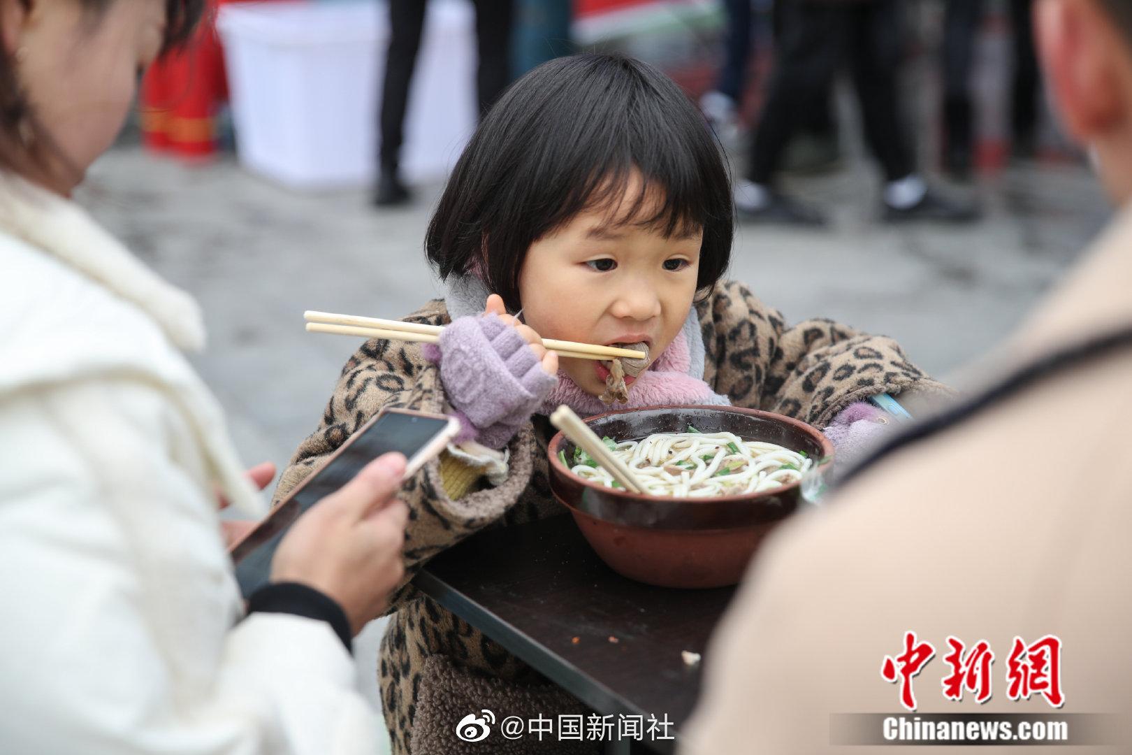 羊肉|冬至即将到来，这一大锅羊肉汤有没有“诱惑”到你