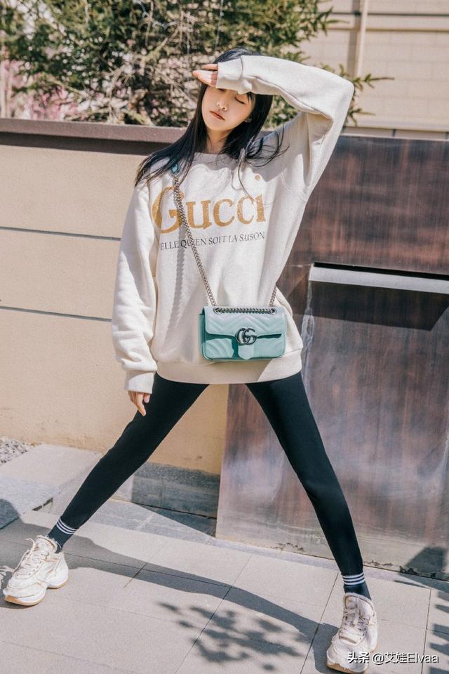 时尚迪科郑爽活该火首次跳芭蕾舞，穿白裙秀“漫画腿”比女团还美，真拉风