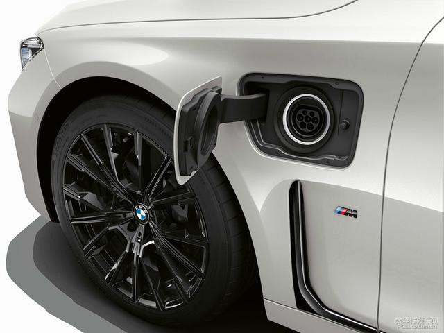 「我爱奔驰大G」续航赶超特斯拉，宝马推全新一代7系纯电车