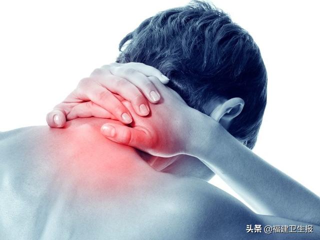 颈椎|一男子莫名头晕失眠、手指发麻……医生一查，病根竟在颈椎上