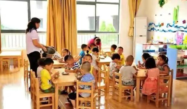 你的育儿经|4岁孩子放学回家，用手抓裤子说不能尿尿，脱下裤子妈妈就炸了