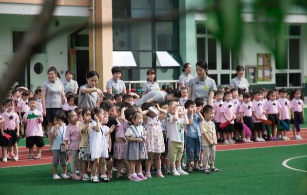 「你的育儿经」孩子幼儿园都学什么?比上大学学到的东西都多,家长别忽视