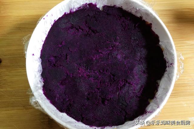 圣诞节，用南瓜、草莓等7种食材做“圣诞蛋糕”，好看好吃真开心