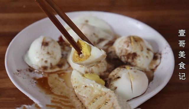 荷包蛋学会这样做，天天吃都不腻，营养下饭又解馋，实在太香了