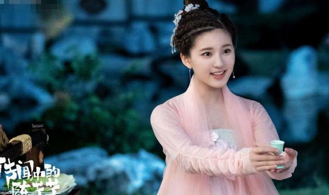 萌萌的小丸子|如果手中只有一票，杨紫赵丽颖杨幂热巴，你会投给谁？