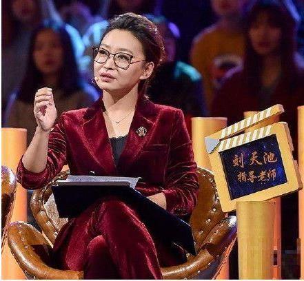 何炅为欧阳娜娜演技抱打不平,却遭吐槽:口碑太好,想毁一毁?|影视交流地