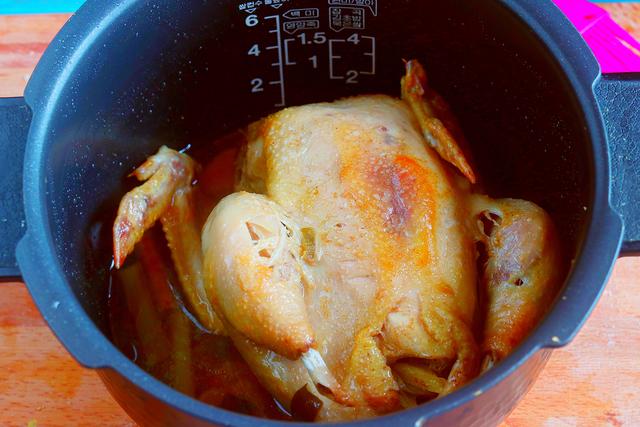 不加一滴水，用家里电饭锅就能轻松做出，鲜香四溢盐焗鸡，太香了