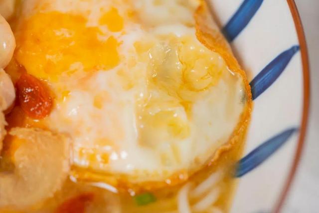 降温吃它温补又舒坦！两种油煮一碗面，鲜香浓郁超