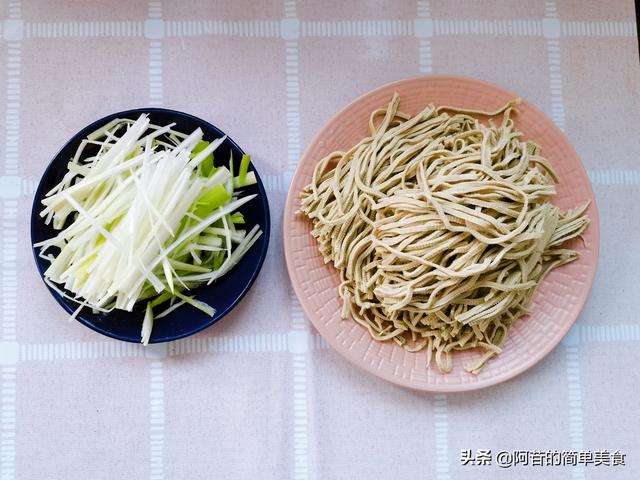 『健康直通车』这两种食物都富含高蛋白，简单烹饪成美味，何必去吃补充品