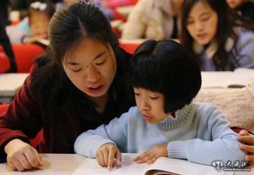 超级宝妈▲开学的时间迟迟未定，孩子在家作息被打乱，家长该做些什么？