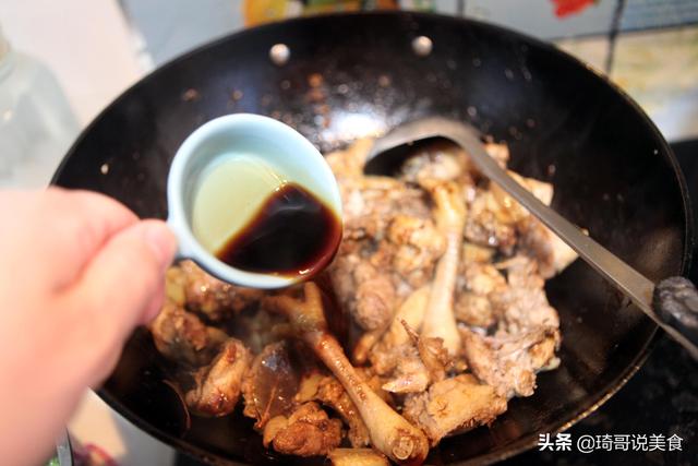 烧鸡块炖鸡汤，千万别焯水，大厨教你“2放1不放”，比饭店还香