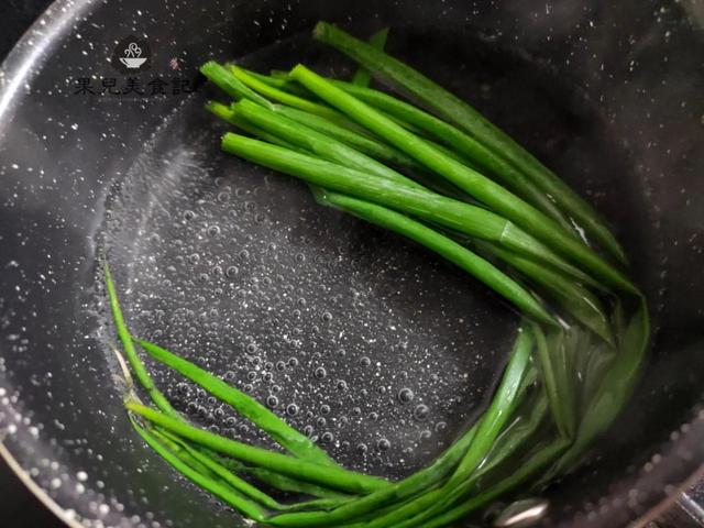 年夜饭家宴待客，用白菜做一道“吉祥菜”，寓意美好，好吃不贵