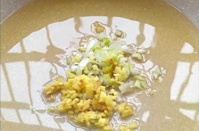 天冷吃芋头，就爱这个做法，又香又糯，Q弹爽滑，全家都喜欢