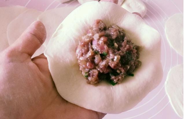 冬天进补，鸡鸭鱼肉靠边站，这肉是贵了一点，但再穷也要给孩子吃