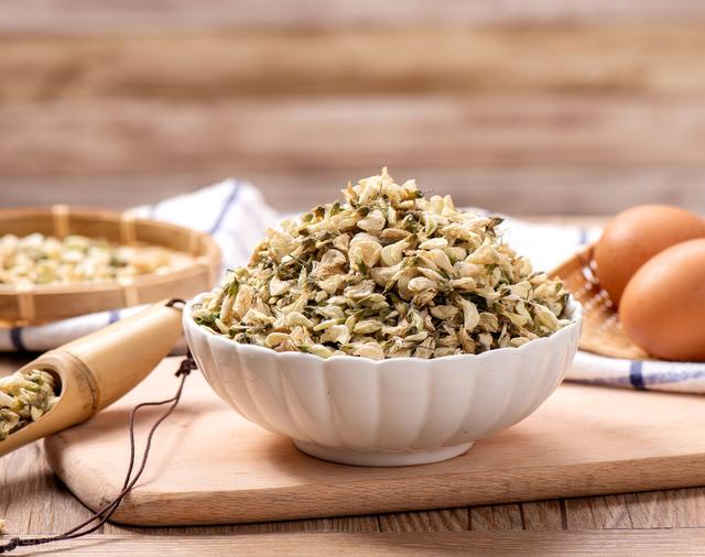 包子还是这种馅的最好吃，鲜美多汁皮薄馅大，比吃肉还香，吃不腻