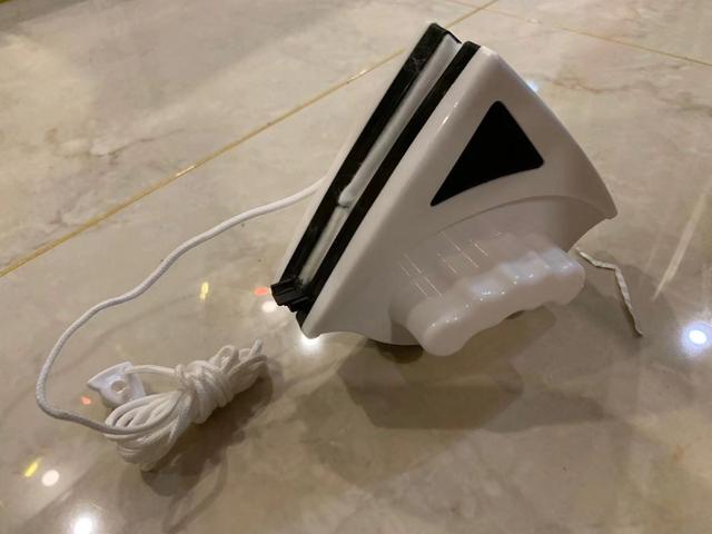 神器|“擦窗神器”网上热销 警惕操作不当被夹手