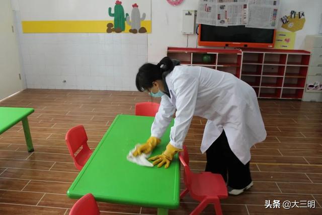 你的育儿经▲实操演练 为幼儿护航 ——梅列实幼开展新冠肺炎疫情防控演练